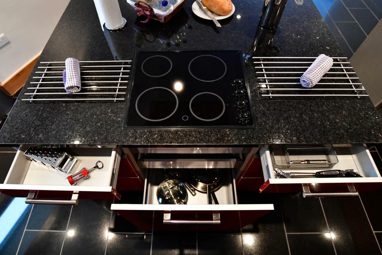 Just Stay Wales - Meridian Quay Penthouses Swansea Dış mekan fotoğraf