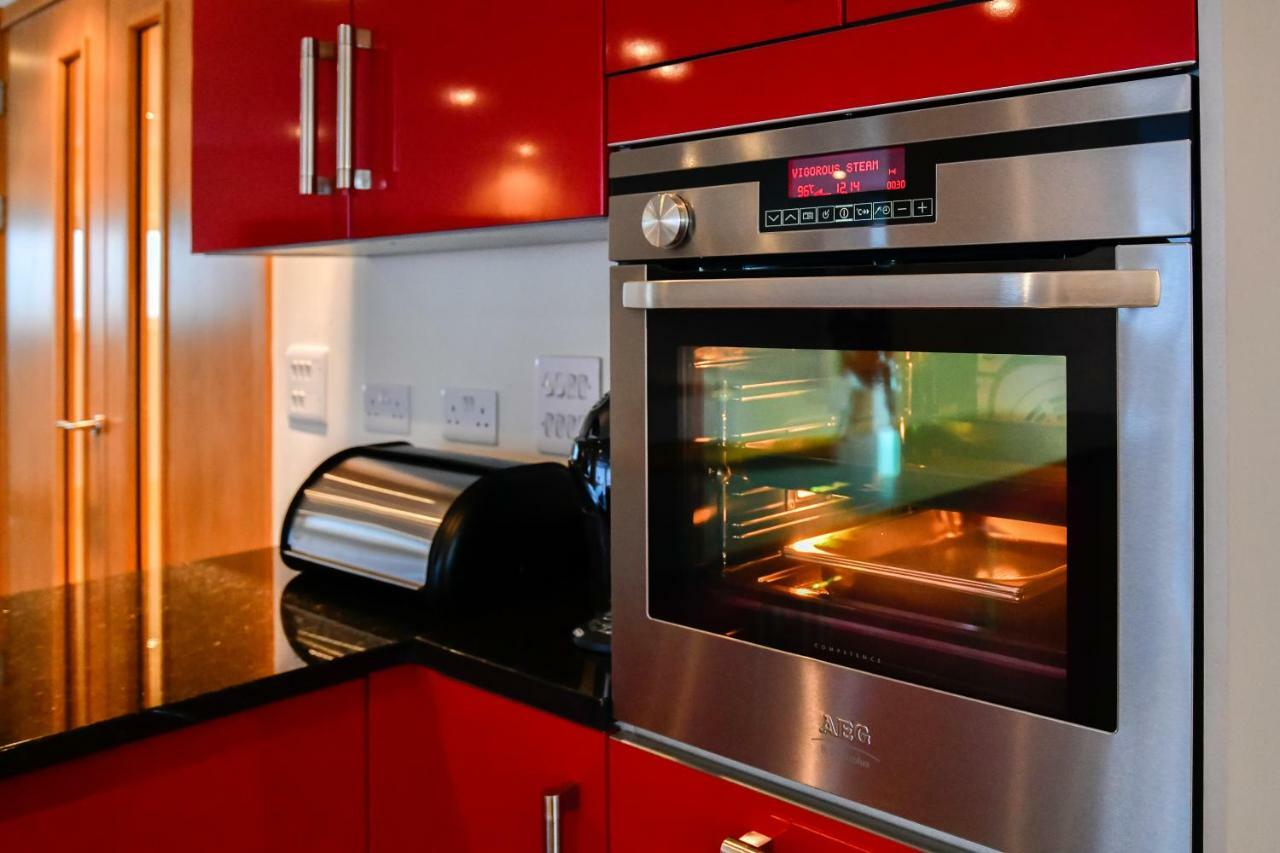 Just Stay Wales - Meridian Quay Penthouses Swansea Dış mekan fotoğraf